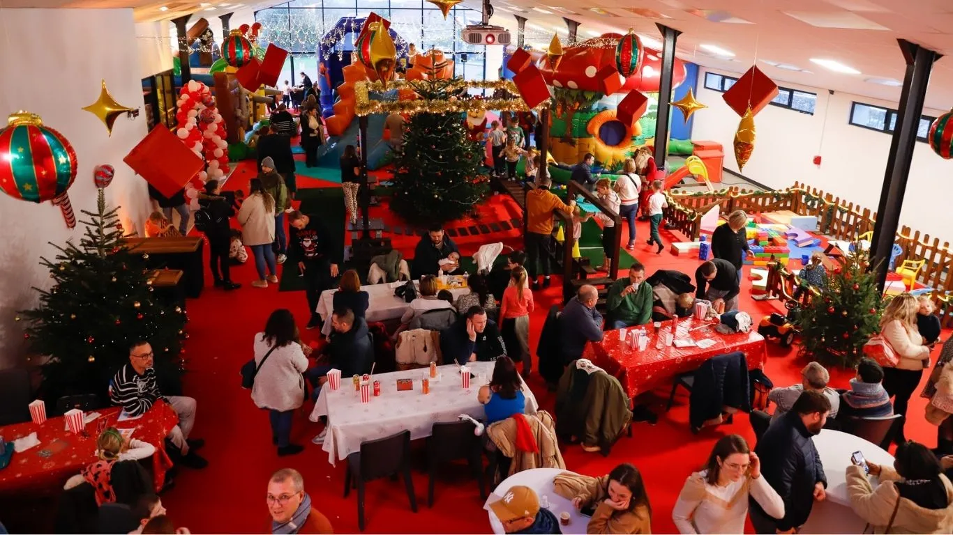 Sonor Events Ambiance arbre de Noël entreprise - Sonor Events