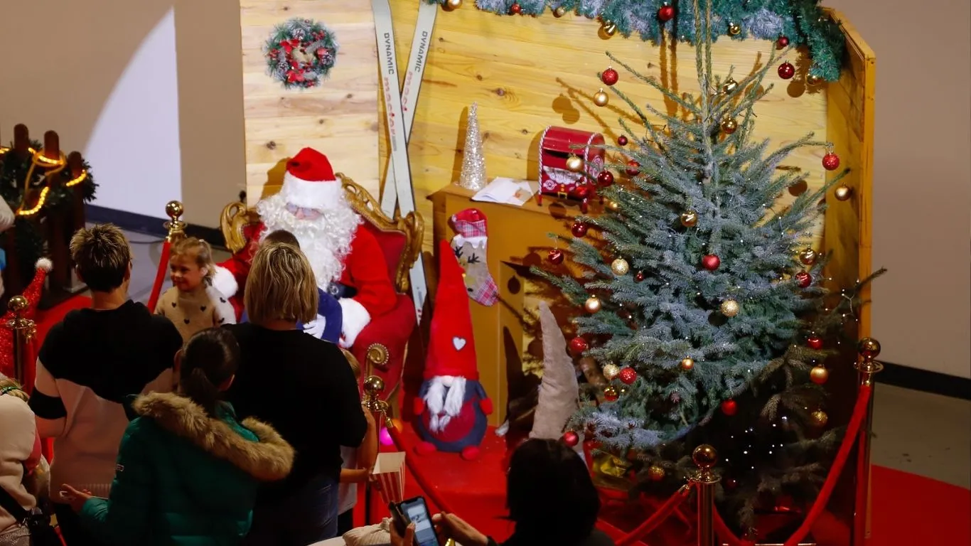 Sonor Events Arrivée du Père Noël - arbre de Noël entreprise à Rouen